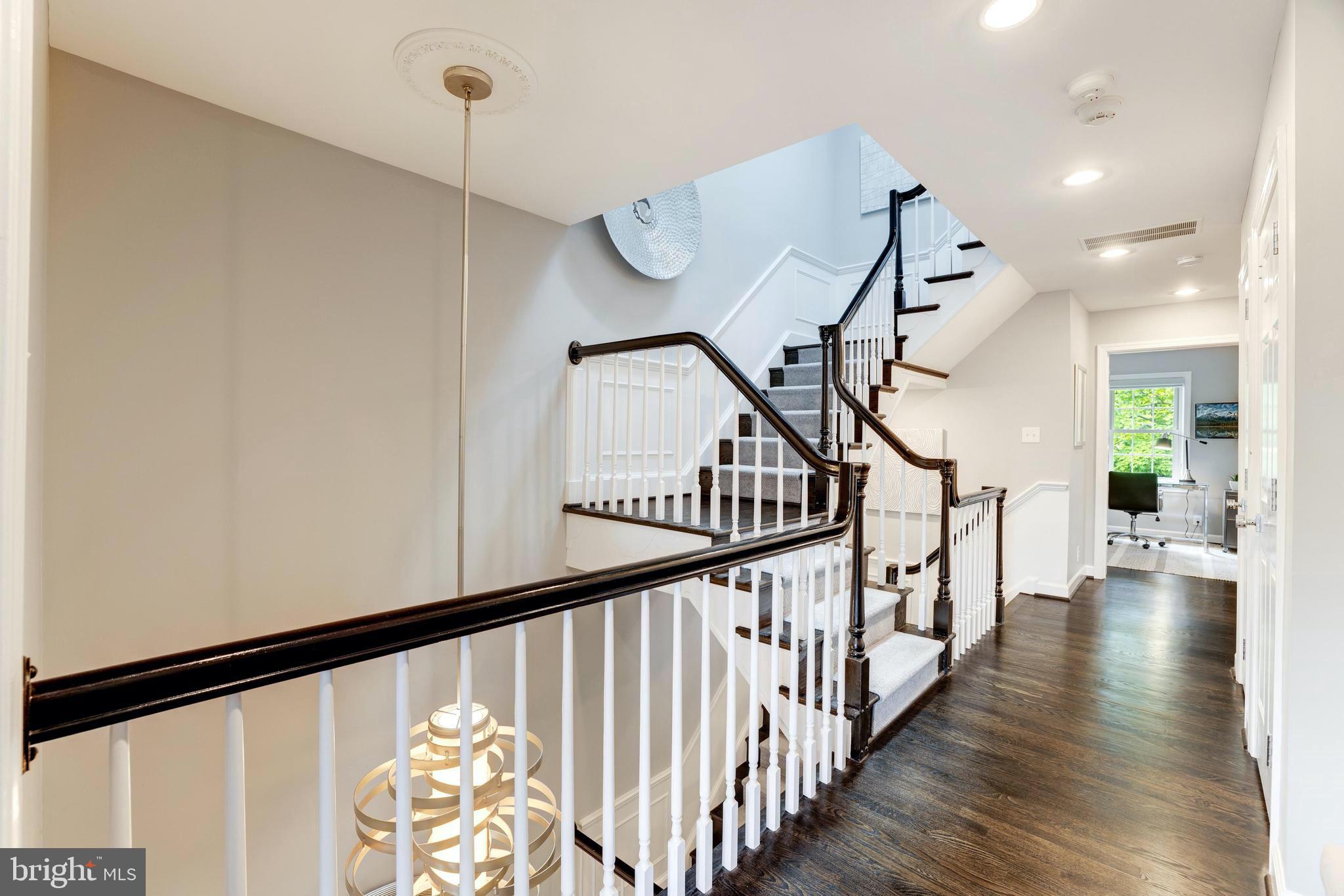 2612 North Glebe Road Arlington, VA 22207 - Photo 24 of 44 Upper Staircase