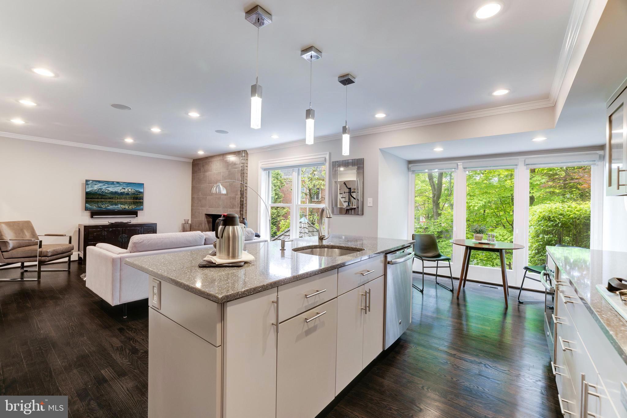 2612 North Glebe Road Arlington, VA 22207 - Photo 4 of 44 Kitchen/Family Room