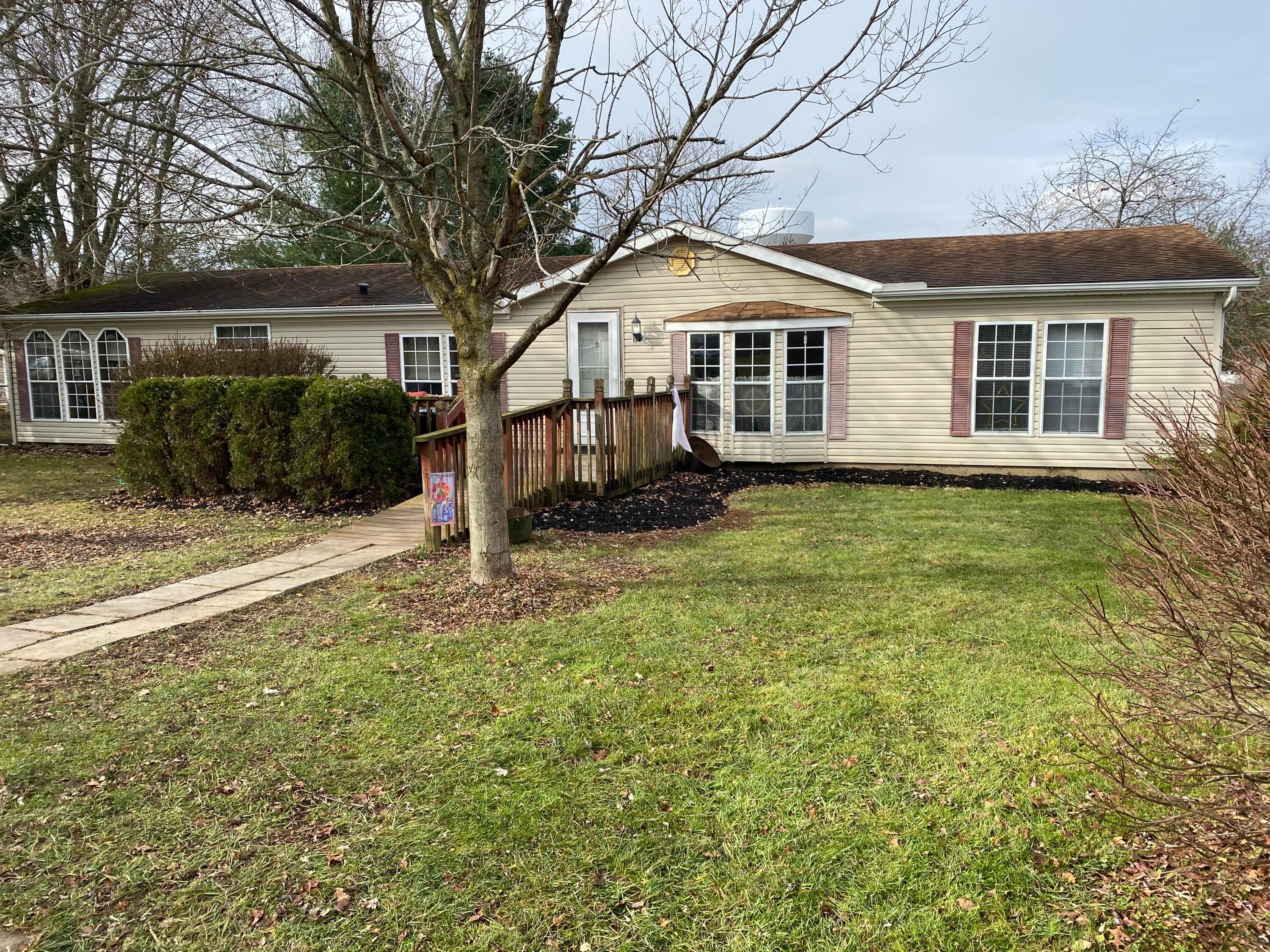 81 Amber Road Southwest Pataskala, OH 43062 - Photo 1 of 26 front