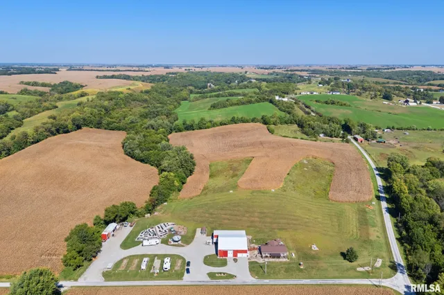 $425,000 | 1422 McCloud Road, Aledo, IL 61231