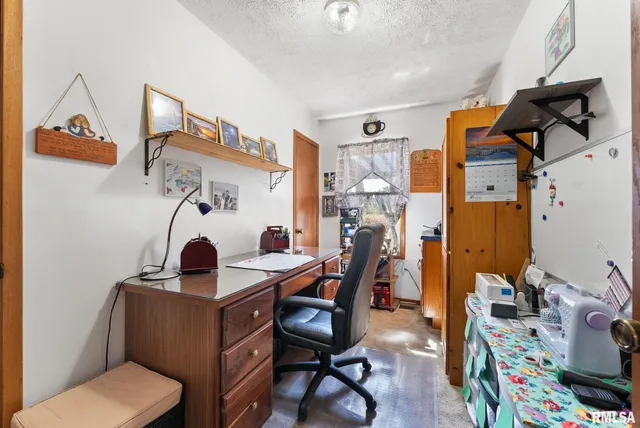 $425,000 | 1422 McCloud Road, Aledo, IL 61231