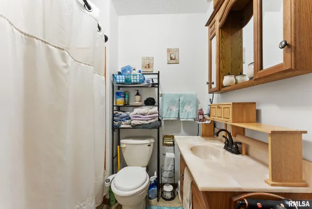 $425,000 | 1422 McCloud Road, Aledo, IL 61231