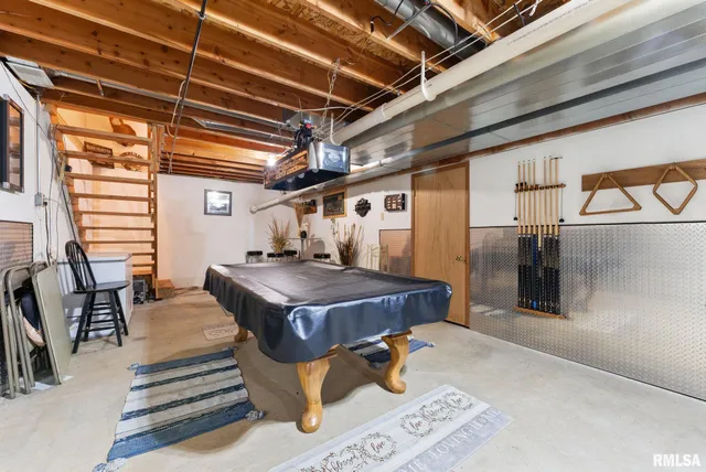 $425,000 | 1422 McCloud Road, Aledo, IL 61231