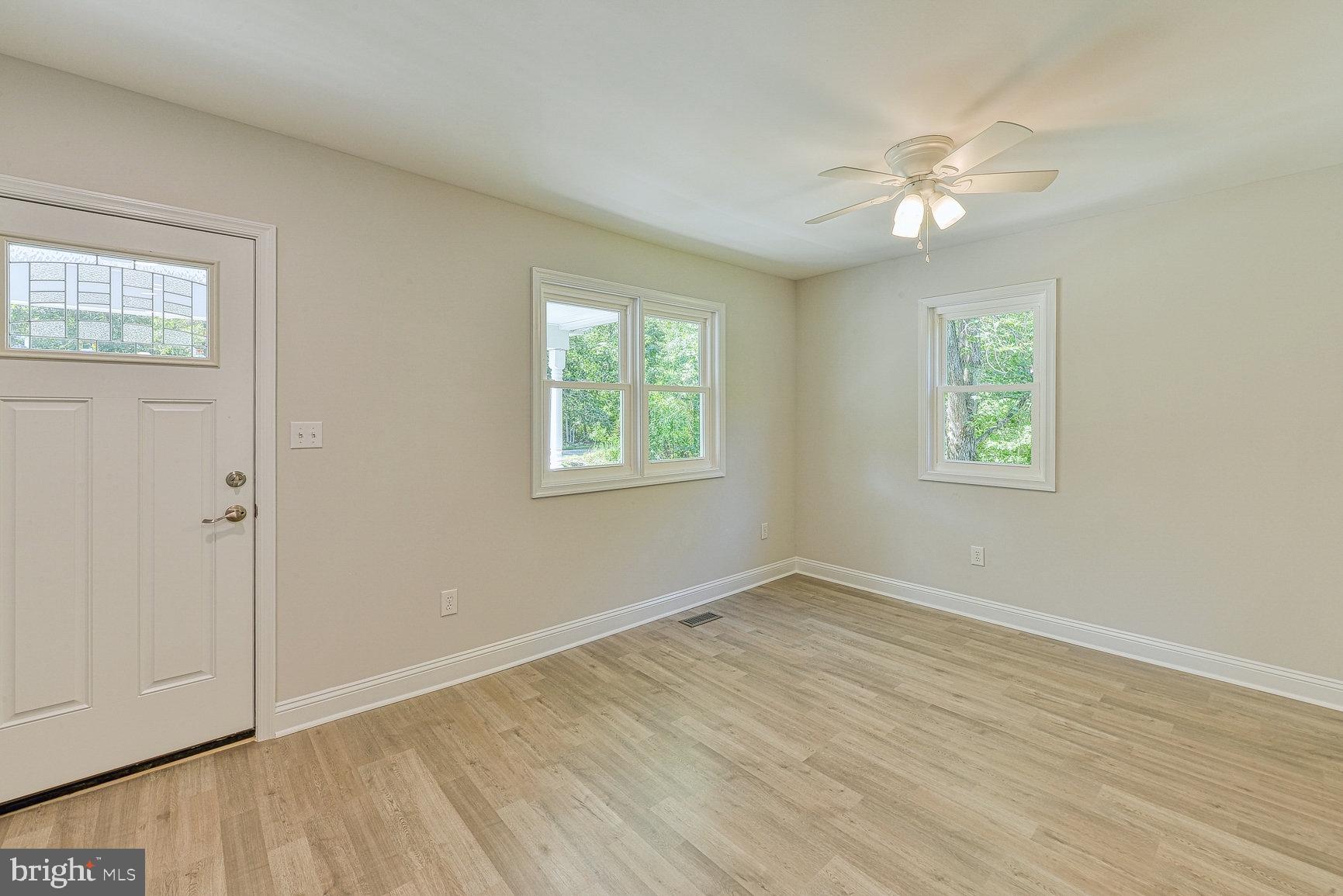 7624 Fredericks Hall Road Mineral, VA 23117 - Photo 13 of 39 Living Space
