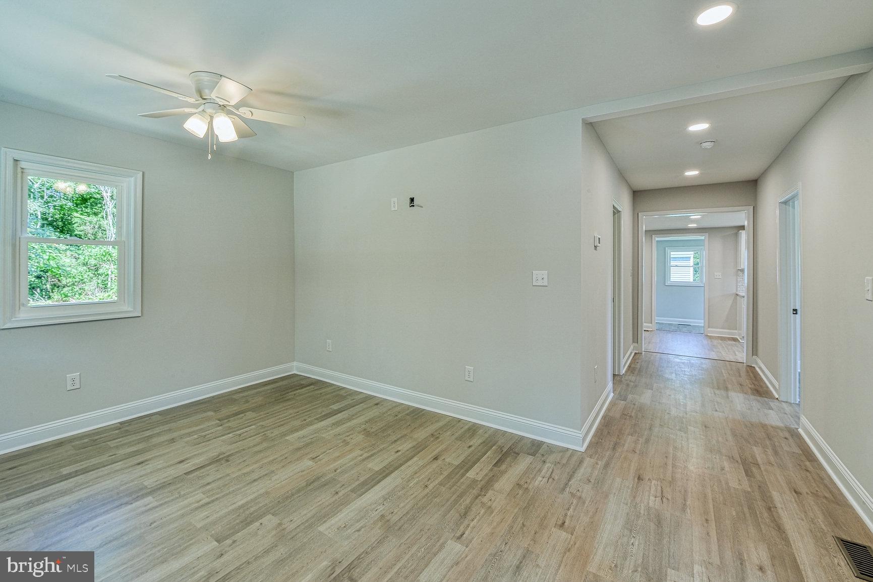7624 Fredericks Hall Road Mineral, VA 23117 - Photo 17 of 39 Living Space & Hallway