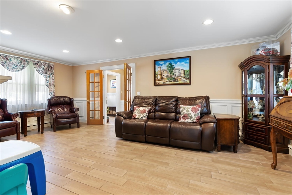 40 Ramshead Road Medford, MA 02155 - Photo 8 of 35 Gallery Image 8