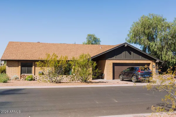 $585,000 | 3650 East Quenton Drive, Unit 2, Mesa, AZ 85215