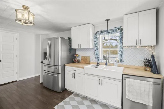 $319,900 | 1215 Berry Road, Independence, MO 64057