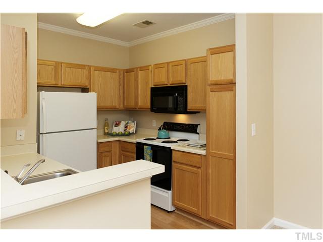 Meticulous homeowner! Clean and well taken care of!
