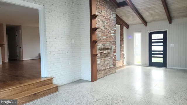 $4,400 | 7609 Woodridge Circle, Alexandria, VA 22308