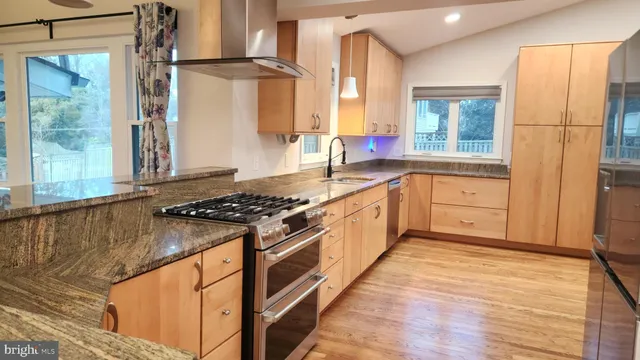 $4,400 | 7609 Woodridge Circle, Alexandria, VA 22308