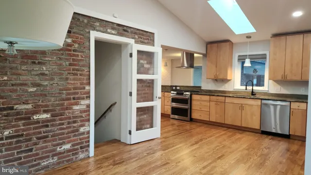 $4,400 | 7609 Woodridge Circle, Alexandria, VA 22308