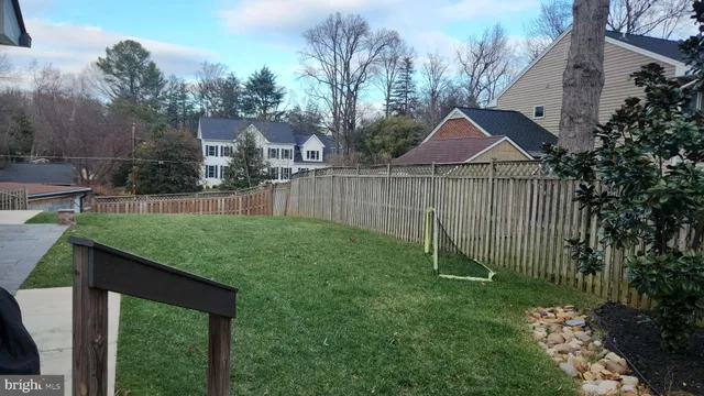 $4,400 | 7609 Woodridge Circle, Alexandria, VA 22308