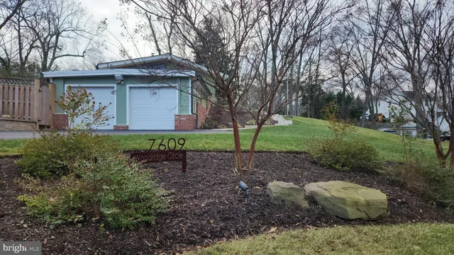 $4,400 | 7609 Woodridge Circle, Alexandria, VA 22308