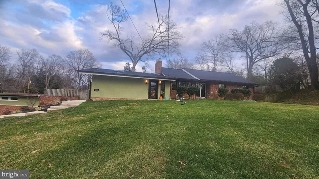 $4,400 | 7609 Woodridge Circle, Alexandria, VA 22308