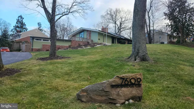 $4,400 | 7609 Woodridge Circle, Alexandria, VA 22308