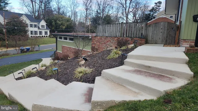 $4,400 | 7609 Woodridge Circle, Alexandria, VA 22308