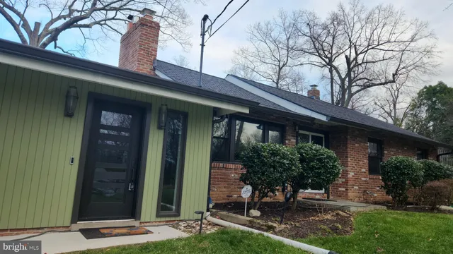 $4,400 | 7609 Woodridge Circle, Alexandria, VA 22308