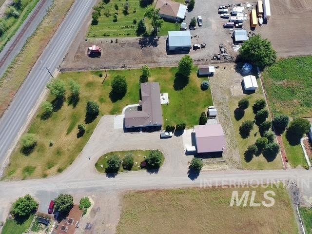 1095 County Road 70 Weiser, ID 83672 - Photo 43 of 44 Aerial perspective showcasing a property with extensive grounds
