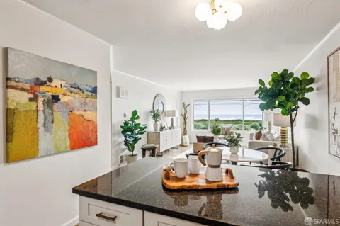 $725,000 | 2090 Great Highway, Unit 103, San Francisco, CA 94116