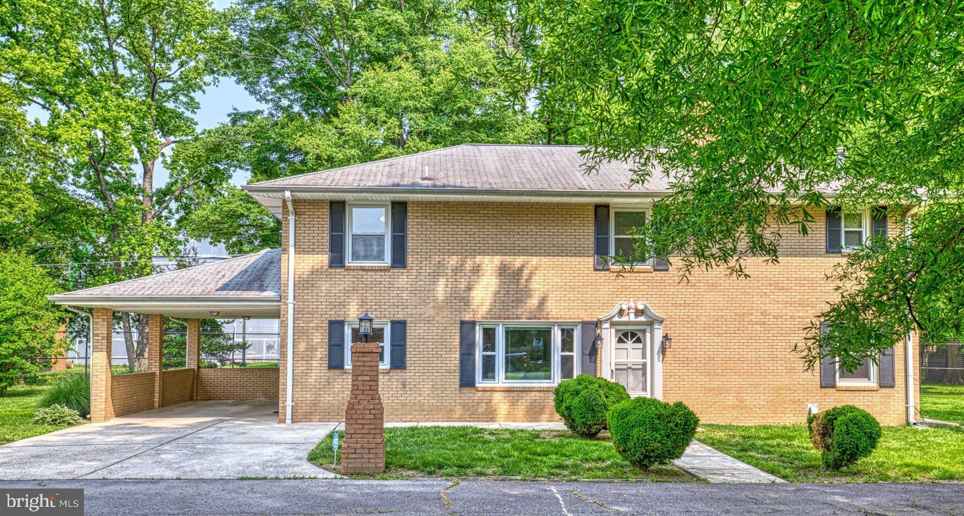 7725 Fordson Road Alexandria, VA 22306 - Photo 1 of 46 Stately, on private lane, and close to everything!