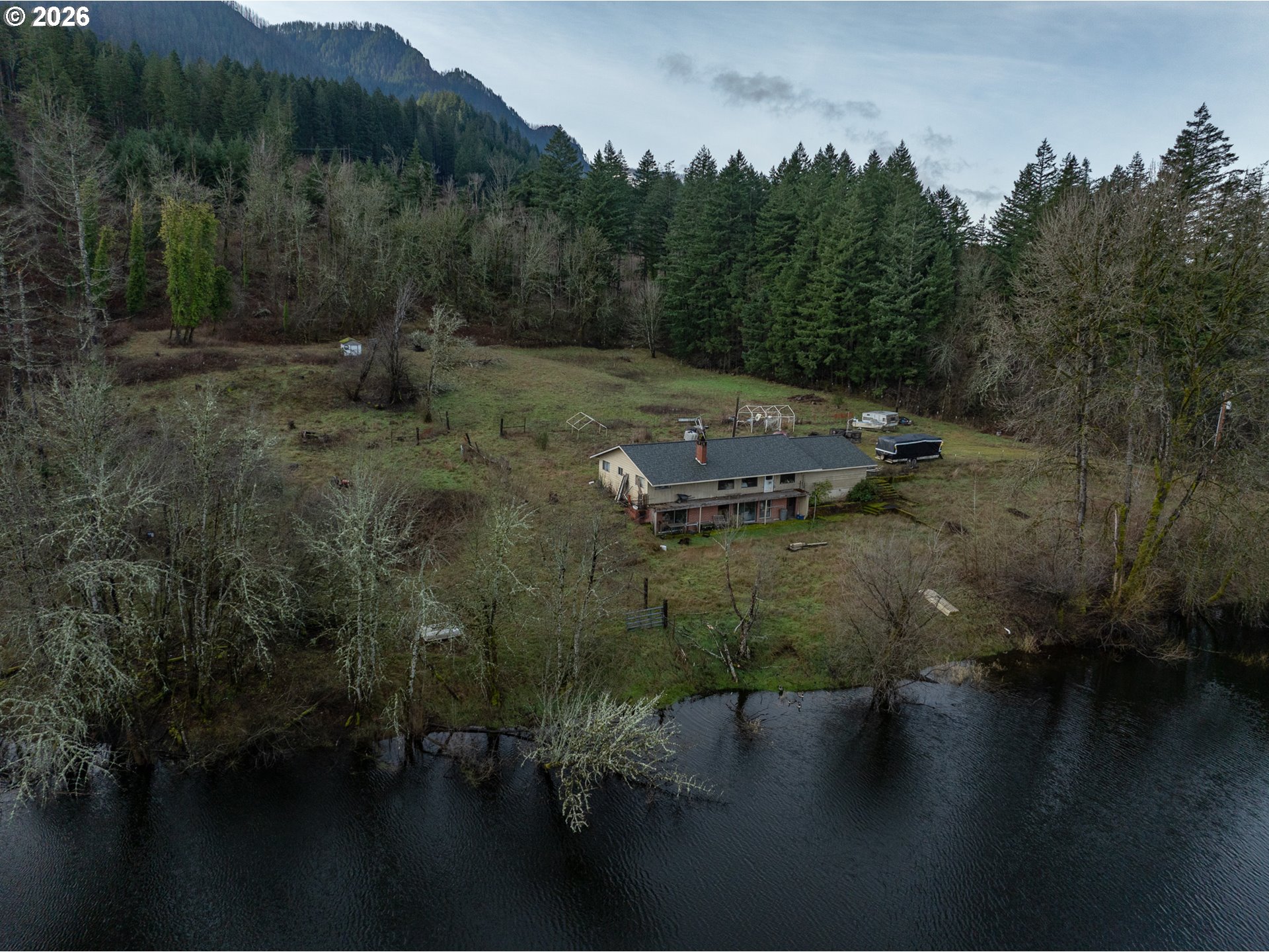 820 Frontage Road Cascade Locks, OR 97014 - Photo 3 of 31