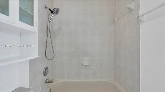 $5,200 | 17994 Northwest 87th Place, Hialeah, FL 33018