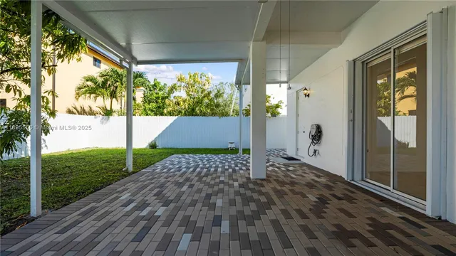 $5,200 | 17994 Northwest 87th Place, Hialeah, FL 33018