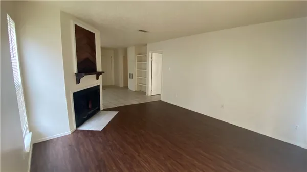 $950 | 1908 West Loop, Unit A, Austin, TX 78758