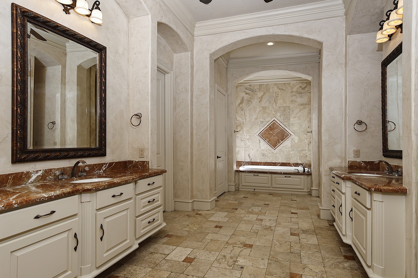 134 South Tranquil Path The Woodlands, TX 77380 - Photo 27 of 49 Primary has bathroom has double vanities and 2 large closets.