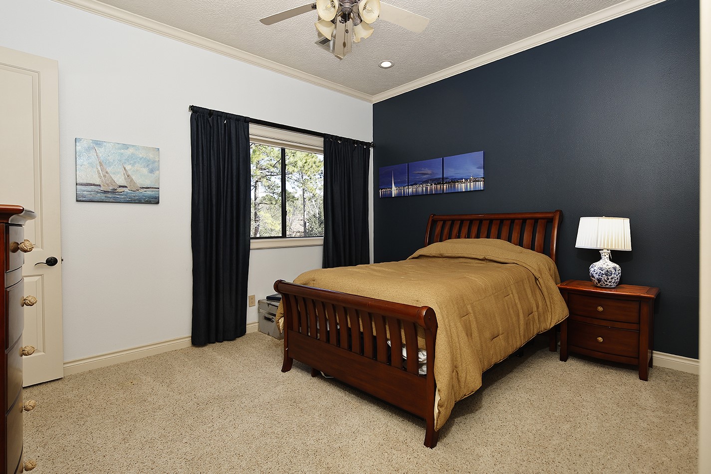 134 South Tranquil Path The Woodlands, TX 77380 - Photo 36 of 49 Ensuite #4 upstairs.