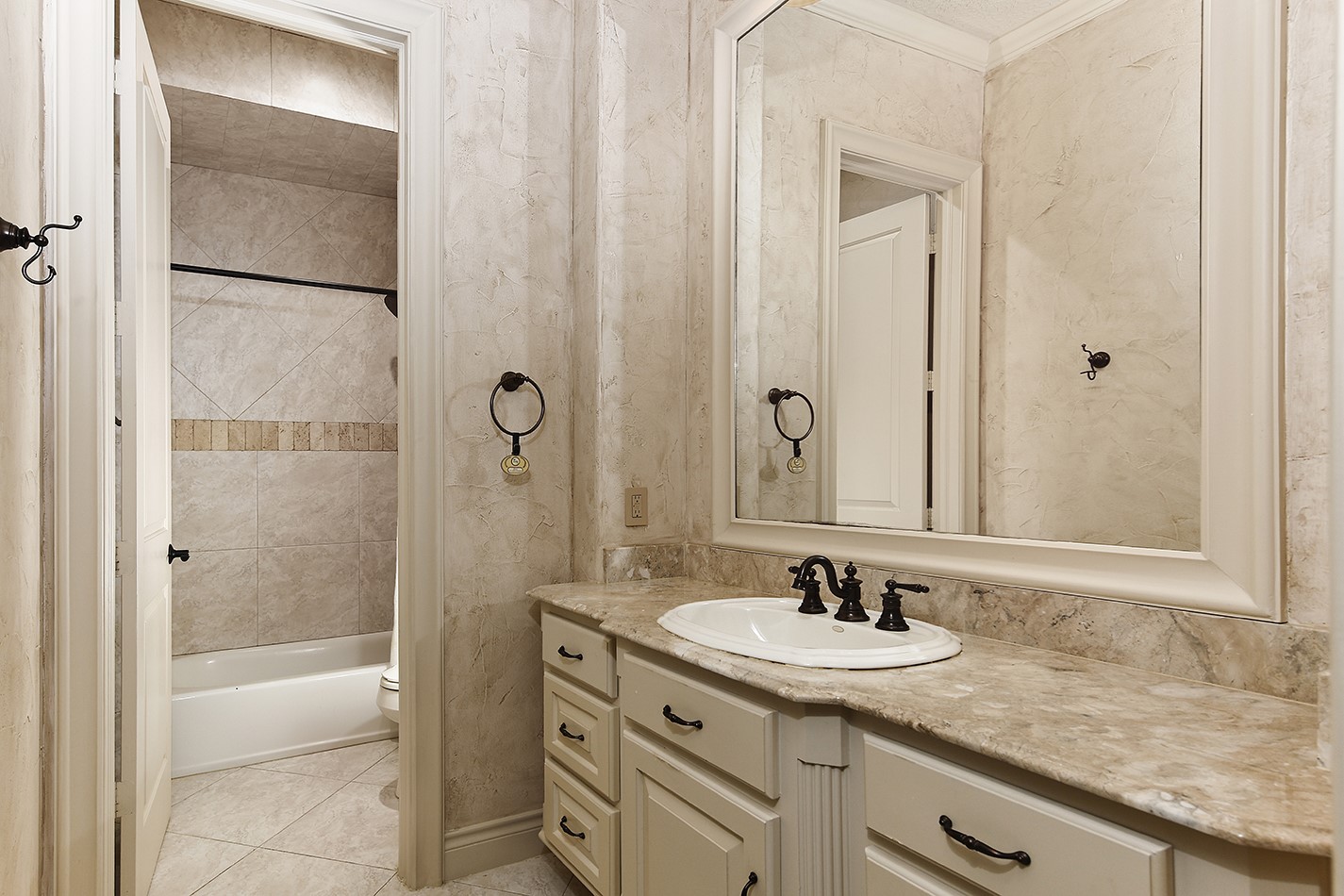 134 South Tranquil Path The Woodlands, TX 77380 - Photo 37 of 49 Bathroom for ensuite #4.