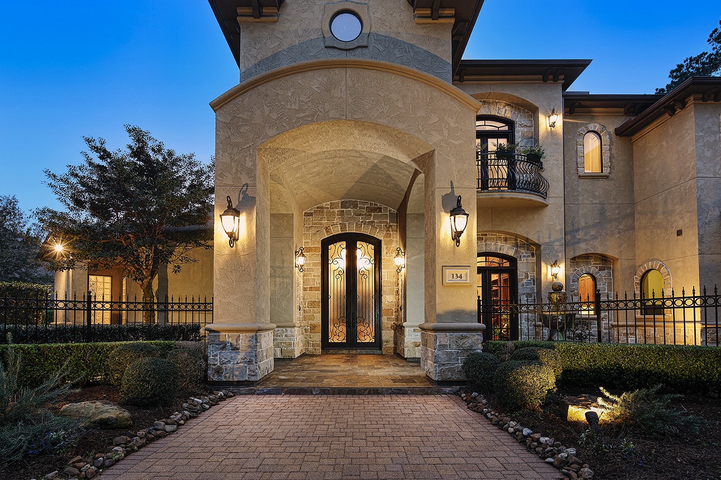 134 South Tranquil Path The Woodlands, TX 77380 - Photo 5 of 49 Front entry with double Canterra door.