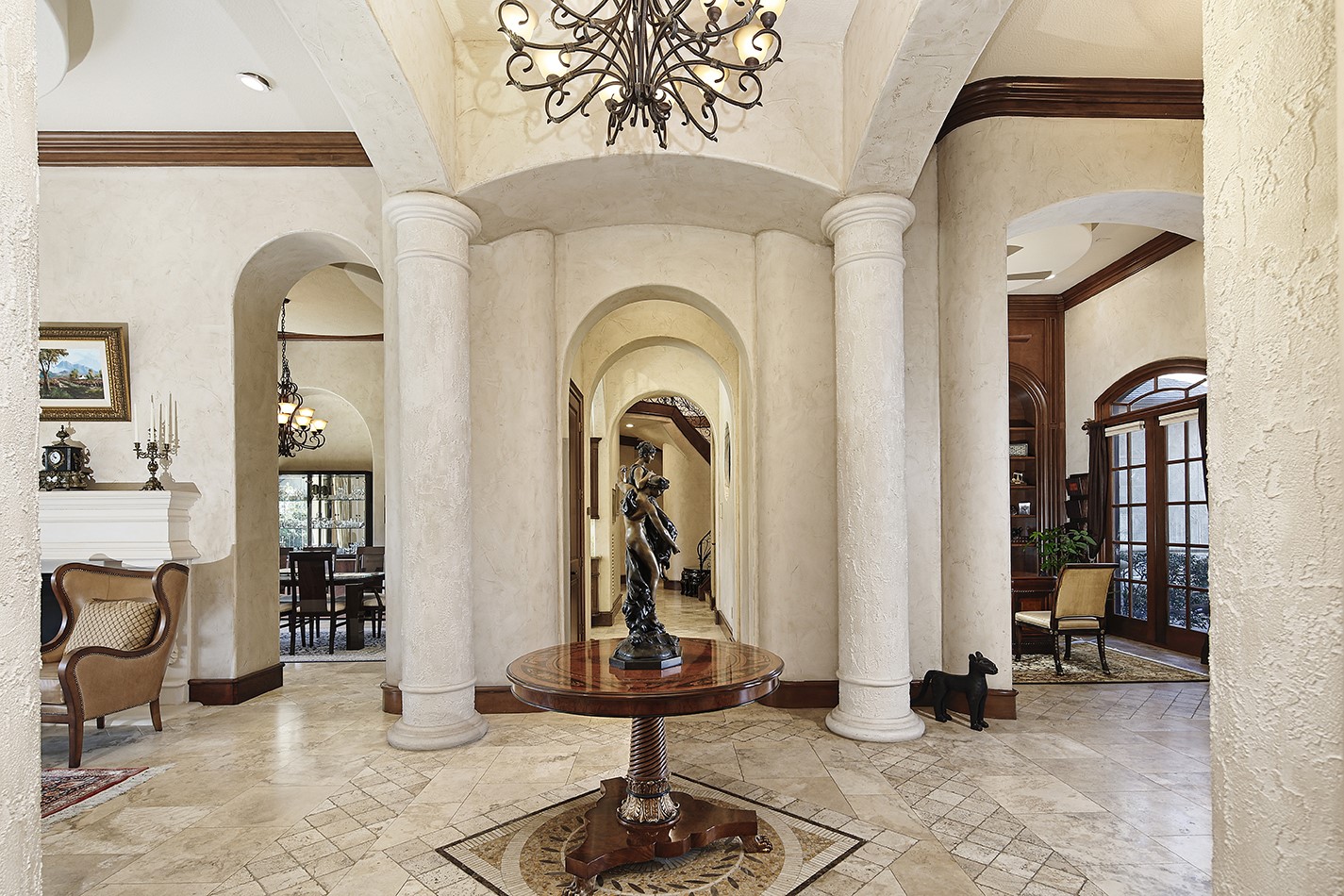 134 South Tranquil Path The Woodlands, TX 77380 - Photo 7 of 49 Thoughtful architectural features throughout.