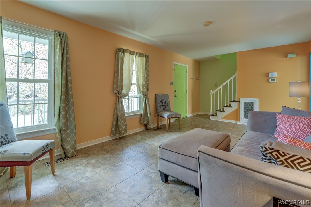 2863 Iverson Road Midlothian, VA 23112 - Photo 12 of 38 a living room with furniture and a window