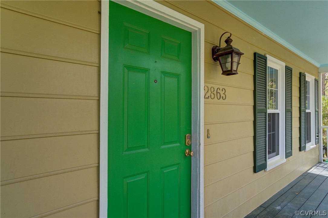 2863 Iverson Road Midlothian, VA 23112 - Photo 8 of 38 a close up of a door