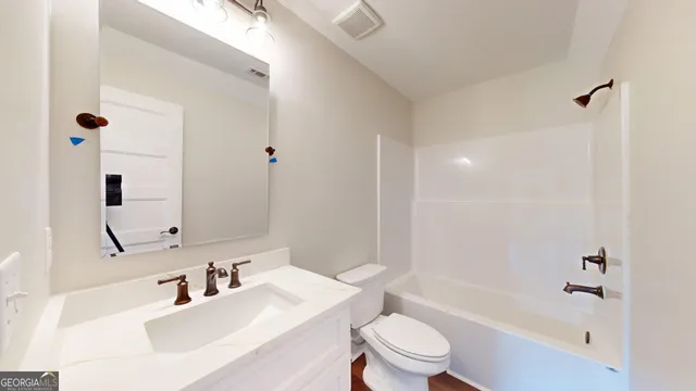 a view of a yard with a fountain