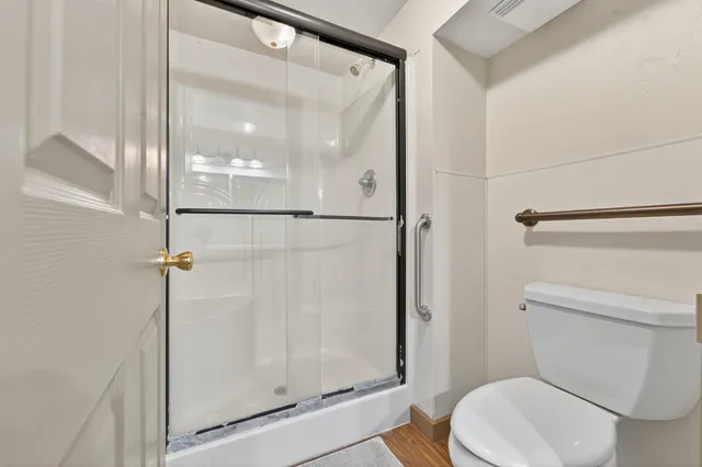 $975,000 | 107 Lamine Lane, Combined Locks, WI 54113