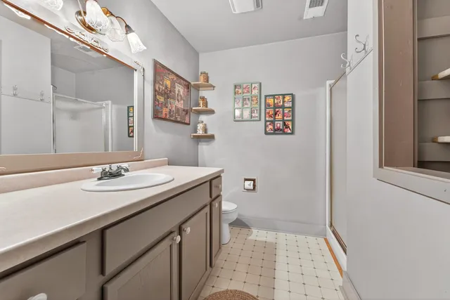 $975,000 | 107 Lamine Lane, Combined Locks, WI 54113