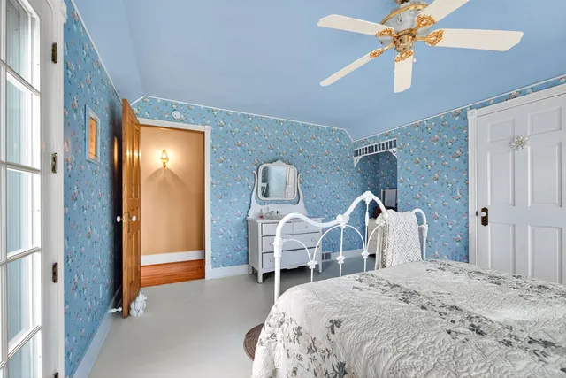 $975,000 | 107 Lamine Lane, Combined Locks, WI 54113