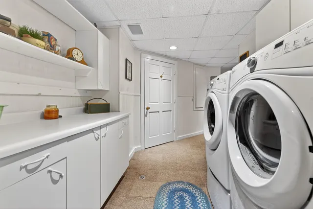 $975,000 | 107 Lamine Lane, Combined Locks, WI 54113