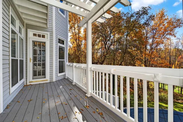 $975,000 | 107 Lamine Lane, Combined Locks, WI 54113