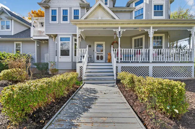 $975,000 | 107 Lamine Lane, Combined Locks, WI 54113