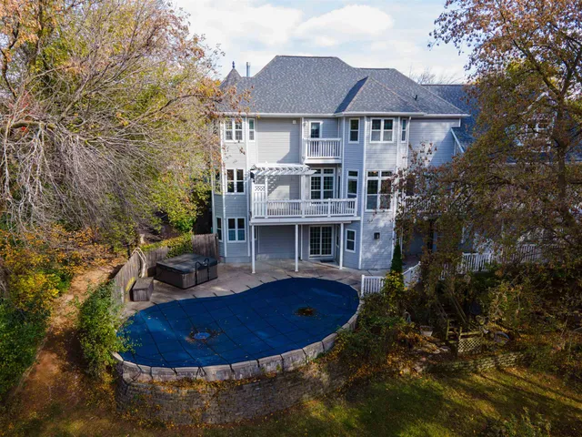 $975,000 | 107 Lamine Lane, Combined Locks, WI 54113