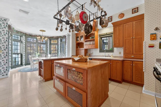 $975,000 | 107 Lamine Lane, Combined Locks, WI 54113