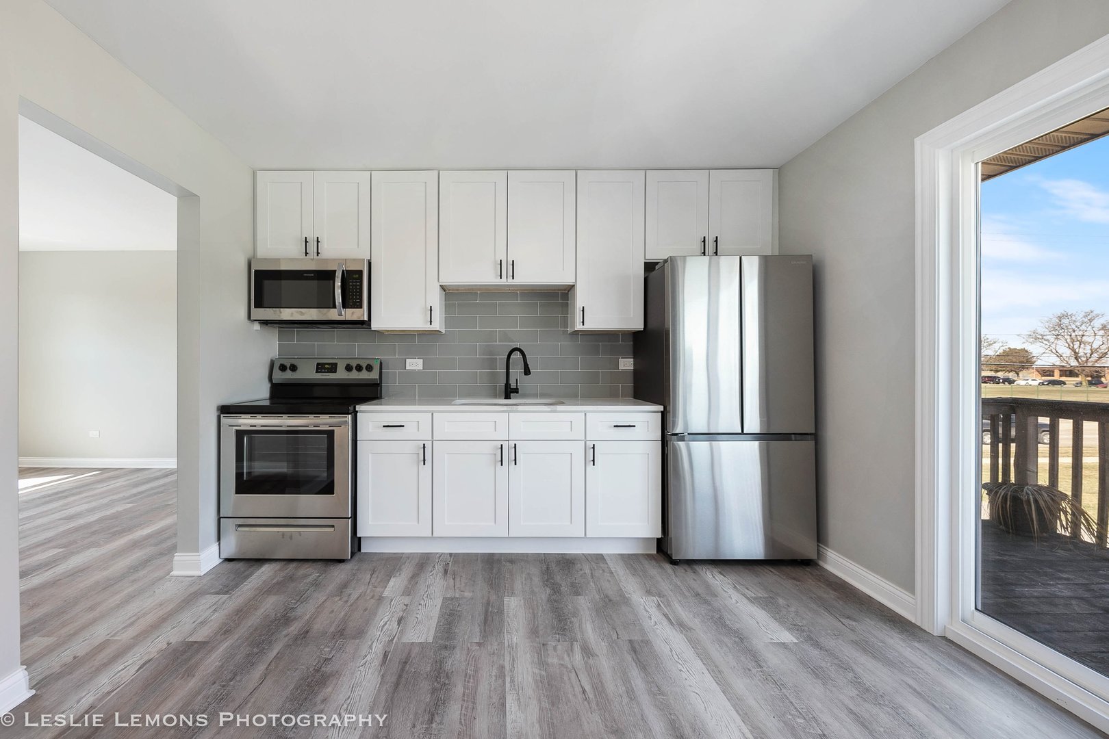 7653 Roberts Road, Unit 2W Bridgeview, IL 60455 - Photo 7 of 20 Gallery Image 7