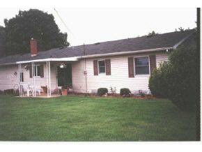 2293 East Sycamore Drive Rochester, IN 46975 - Photo 3 of 4 Gallery Image 3