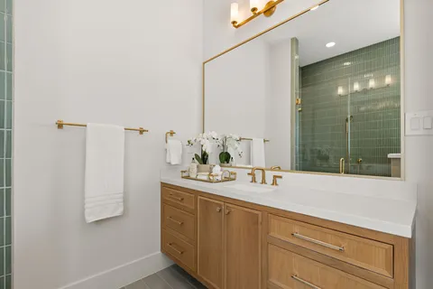 $1,247,000 | 710 Waverly Street, Unit D, Houston, TX 77007