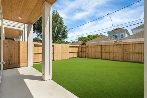 $1,247,000 | 710 Waverly Street, Unit D, Houston, TX 77007