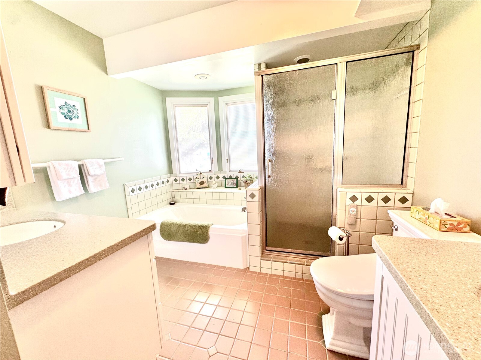 309 West 9th Avenue Ritzville, WA 99169 - Photo 7 of 31 a bathroom with a sink a toilet and shower